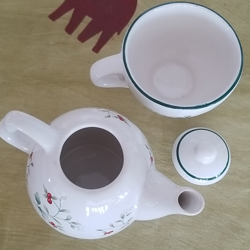 Pfalzgraff Winterberry 3 PC "TEA for One" Tea Set - Picture 4 of 8